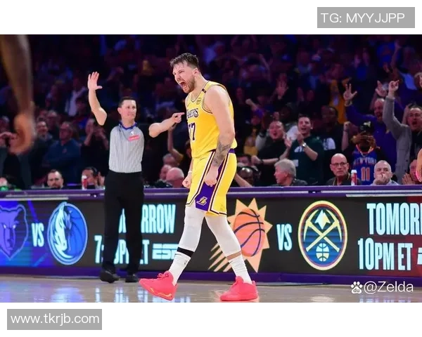 2012年2月11日湖人与尼克斯精彩对决全场比赛录像回顾与分析