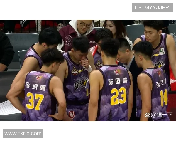 2020年12月9日CBA山东队与青岛队激战回顾精彩瞬间与赛后分析