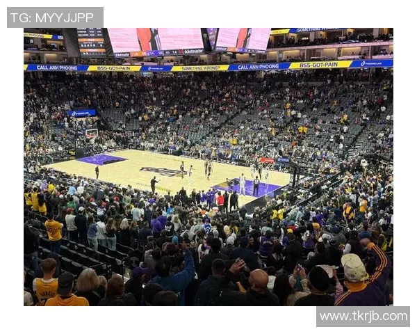 2020年斯托克顿国王对阵南湾湖人精彩比赛回顾与精彩瞬间分析