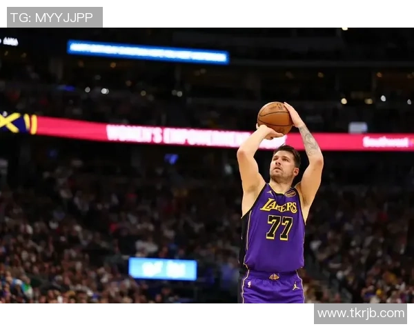 东契奇罚球失误险断送成功！爵士绝杀不中 湖人4连胜超掘金升西部第二